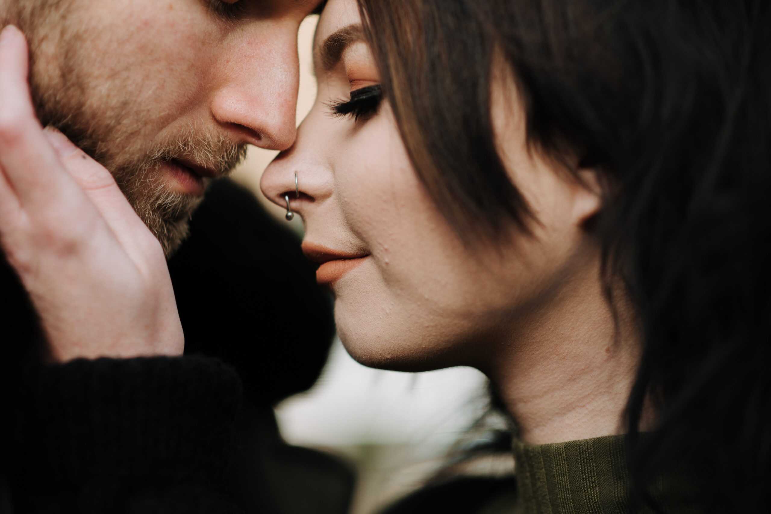 couple in desire 2
